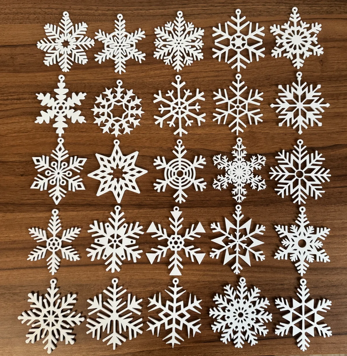 Adornos de copo de nieve para el arbolito