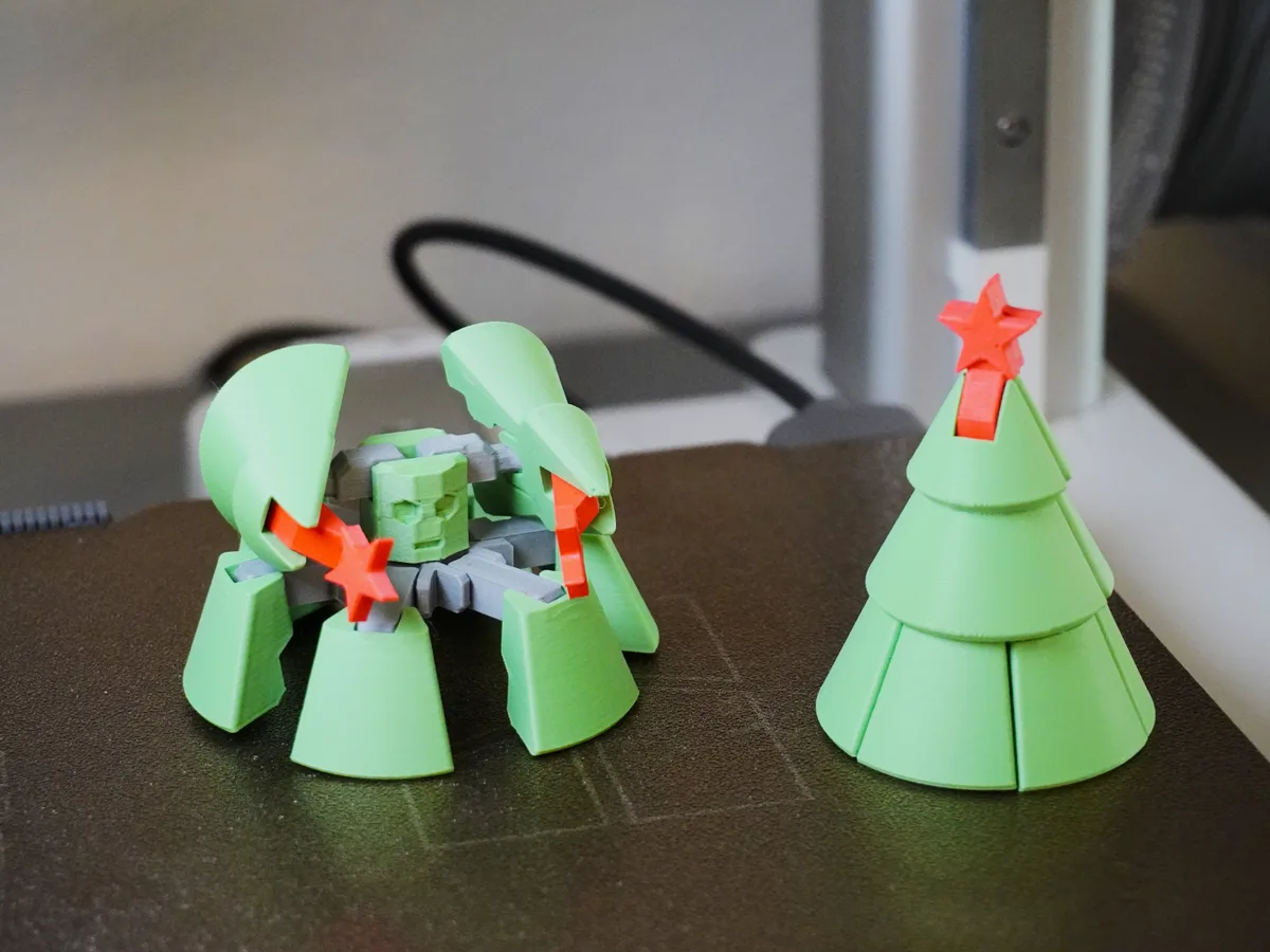 Árbol de Navidad que se transforma en golem