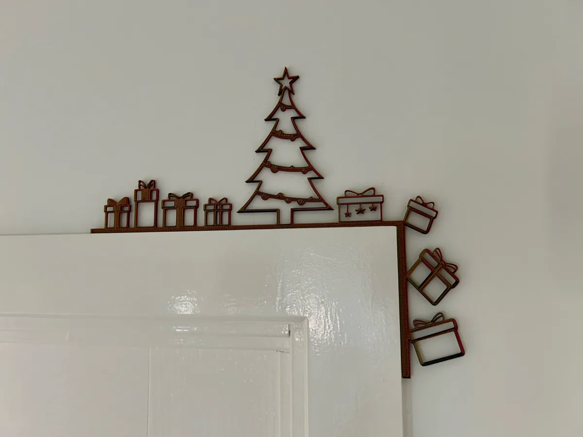 Esquinero navideño para la puerta