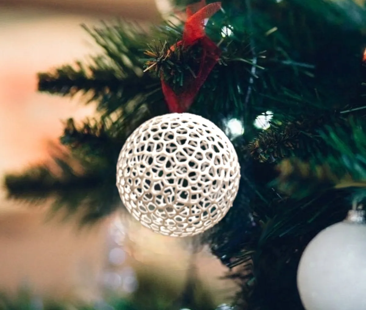 Bola de navidad calada