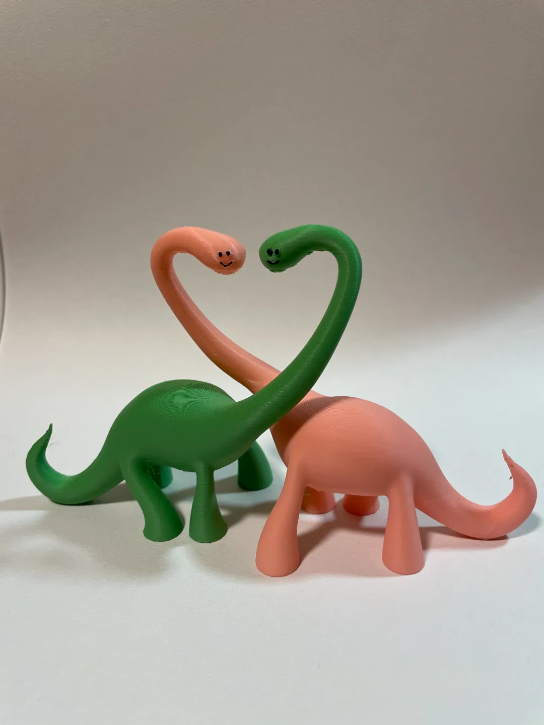Dinosaurios enamorados de adorno