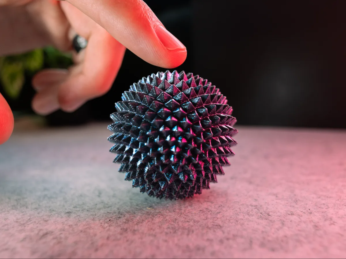 Pelota sensorial con púas