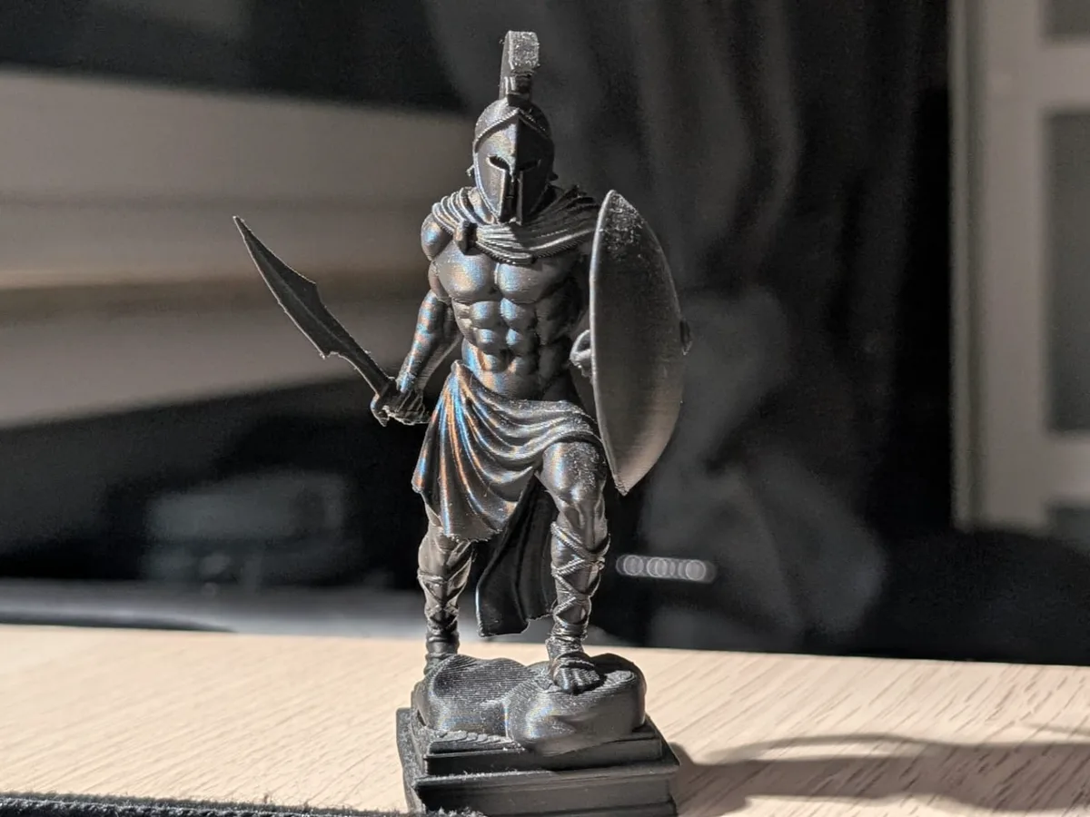 Escultura de guerrero espartano