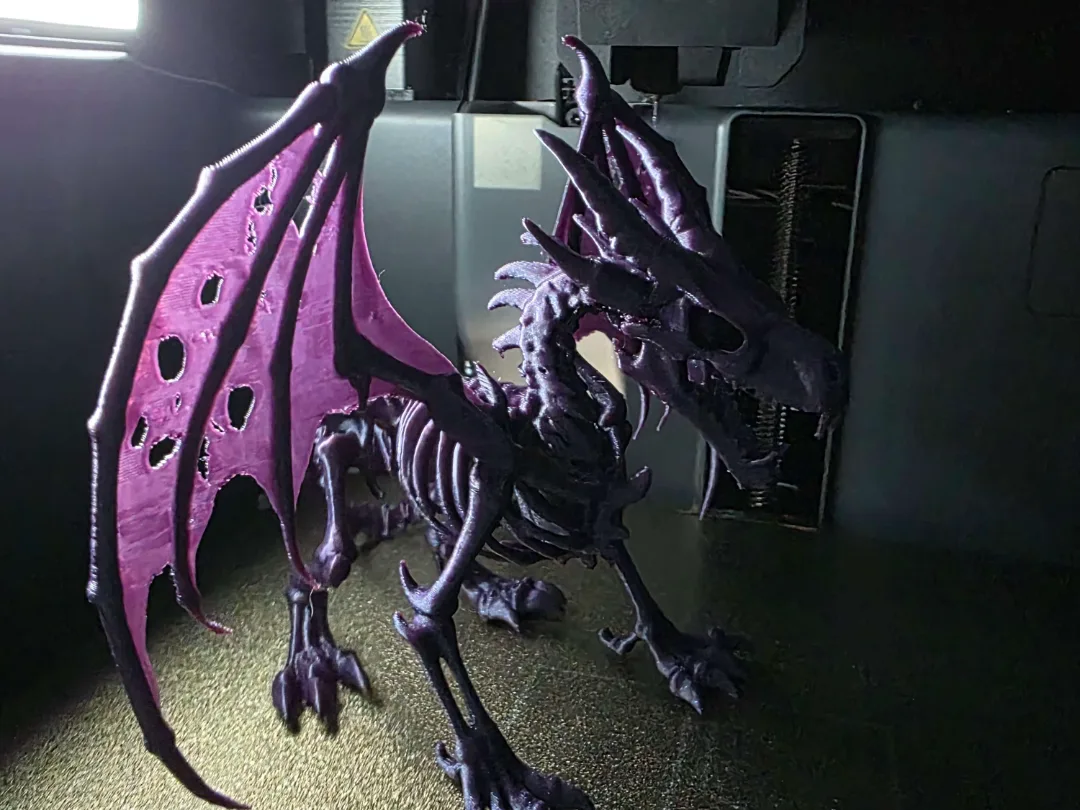 Dragón esqueleto de adorno