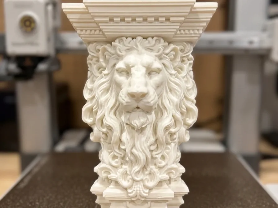 Ménsula decorativa con cabeza de león