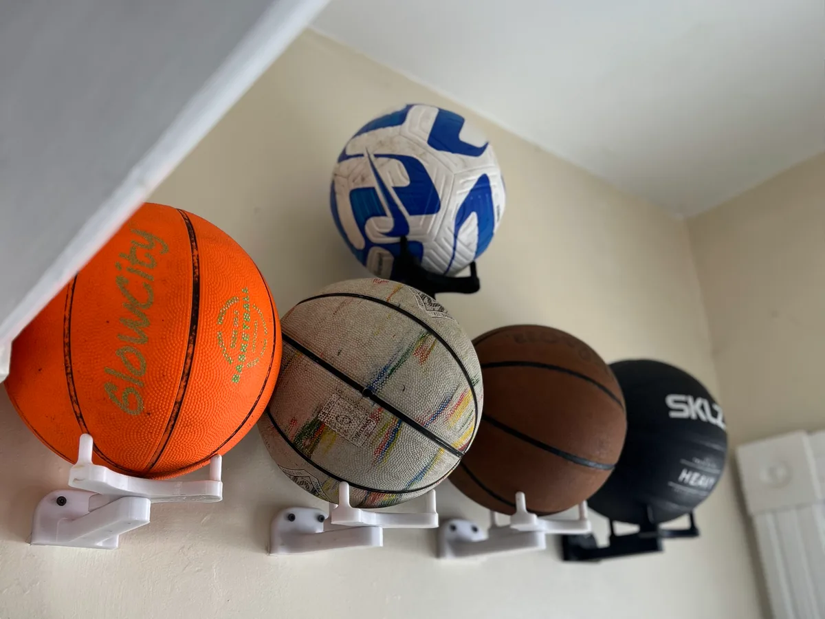 Soporte de piso para varias pelotas
