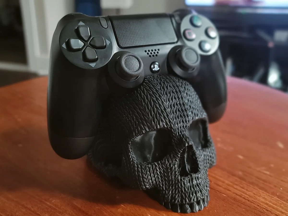 Calavera tejida para apoyar el joystick