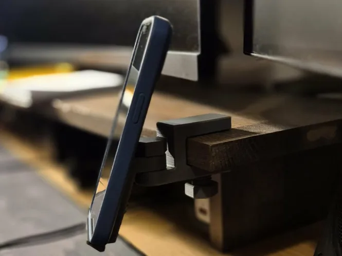 Soporte de celular para el borde del escritorio
