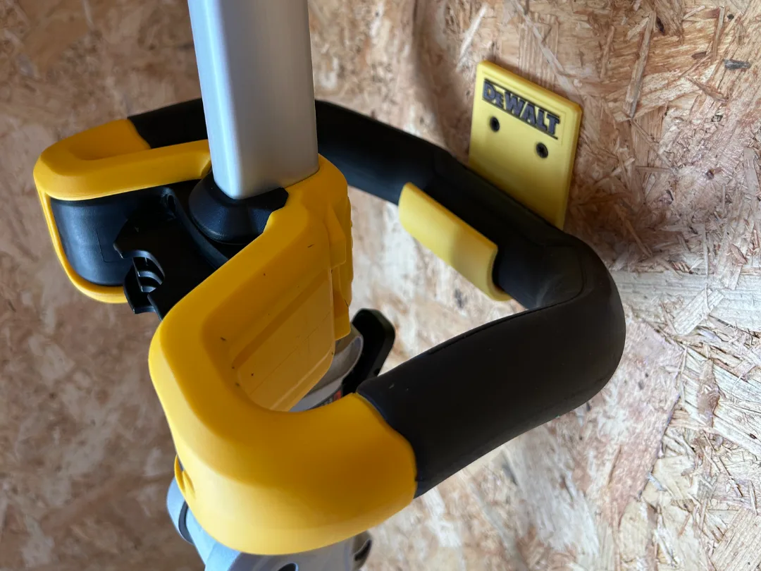 Soporte de pared para bordeadora a batería