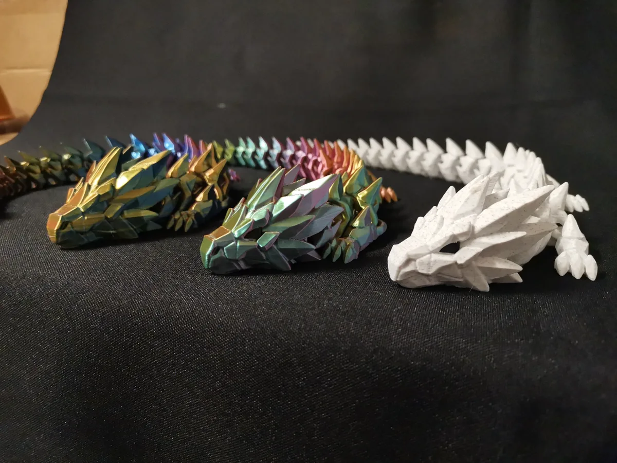 Dragón articulado de espinas de cristal