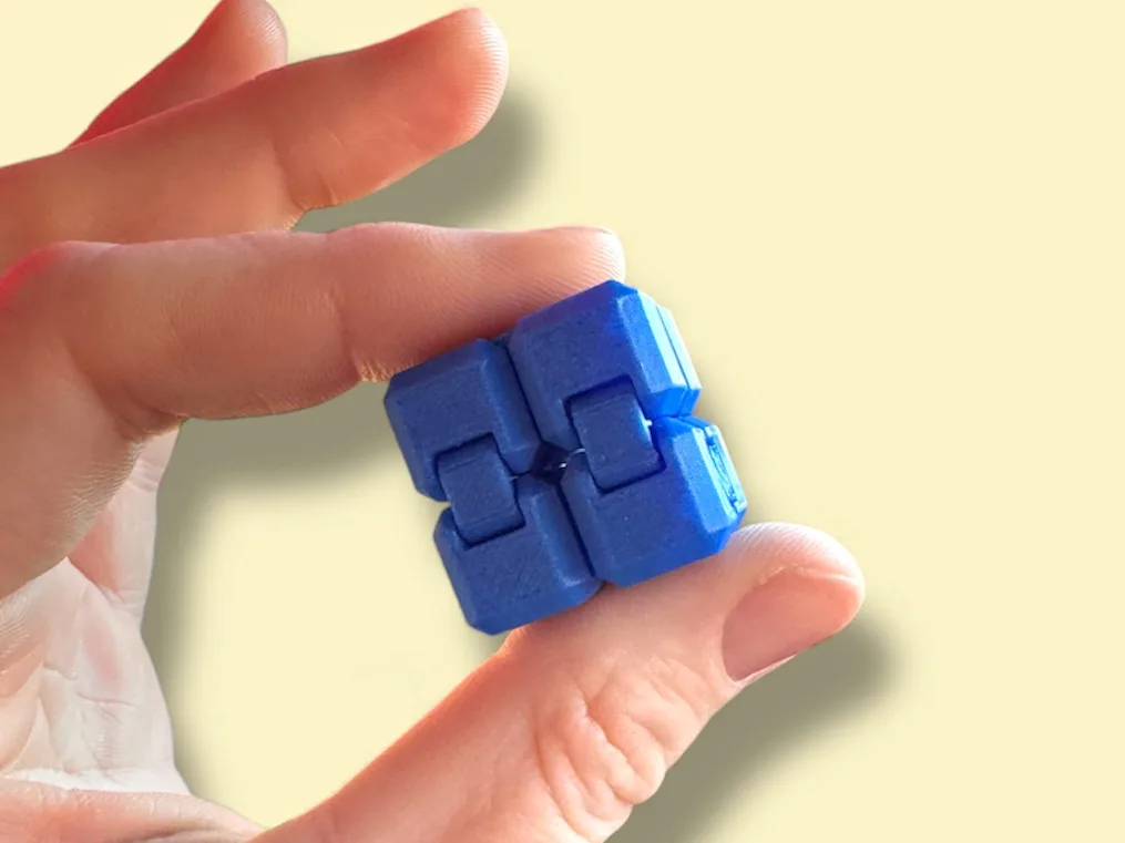 Cubo infinito antiestrés de bolsillo