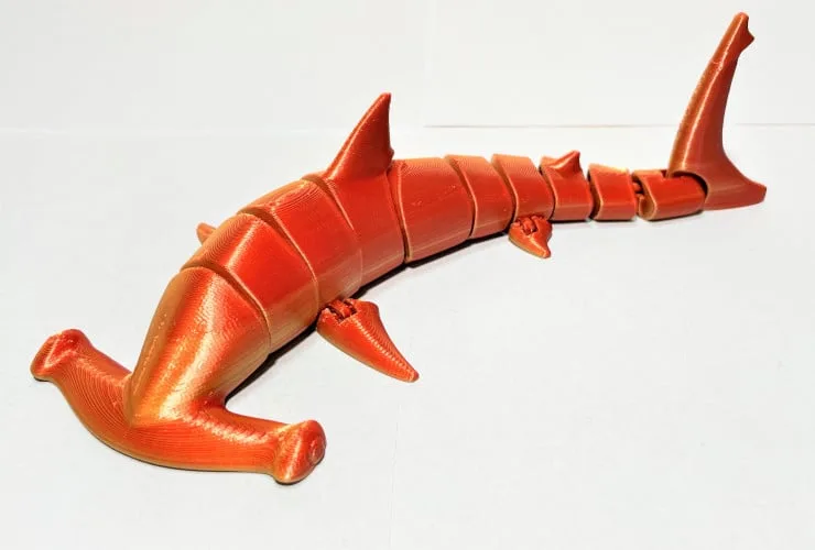 Tiburón martillo articulado