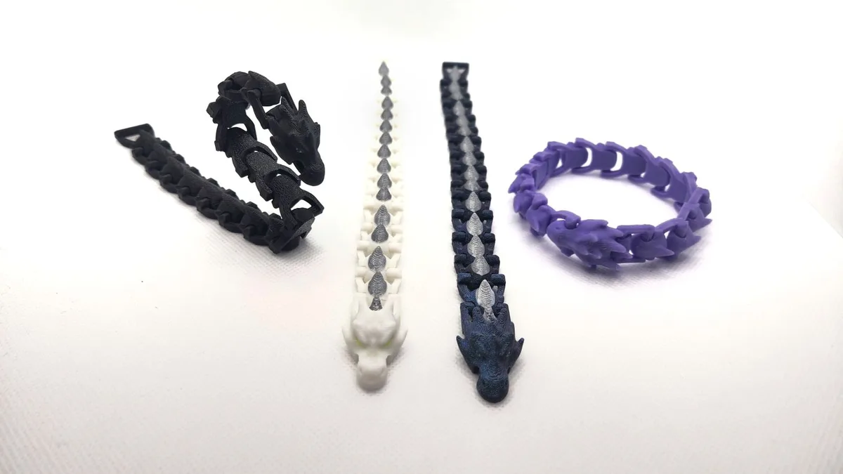 Pulsera con dragoncito articulado