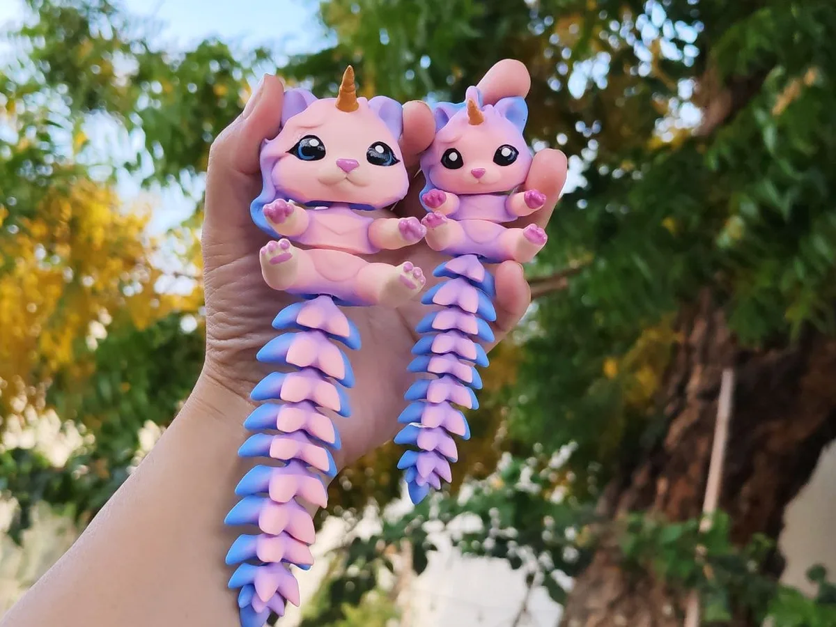 Unicornio articulado en dos tamaños