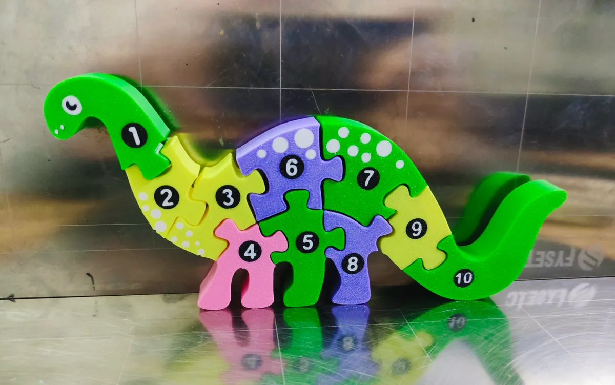 Rompecabezas montessori de brontosaurio