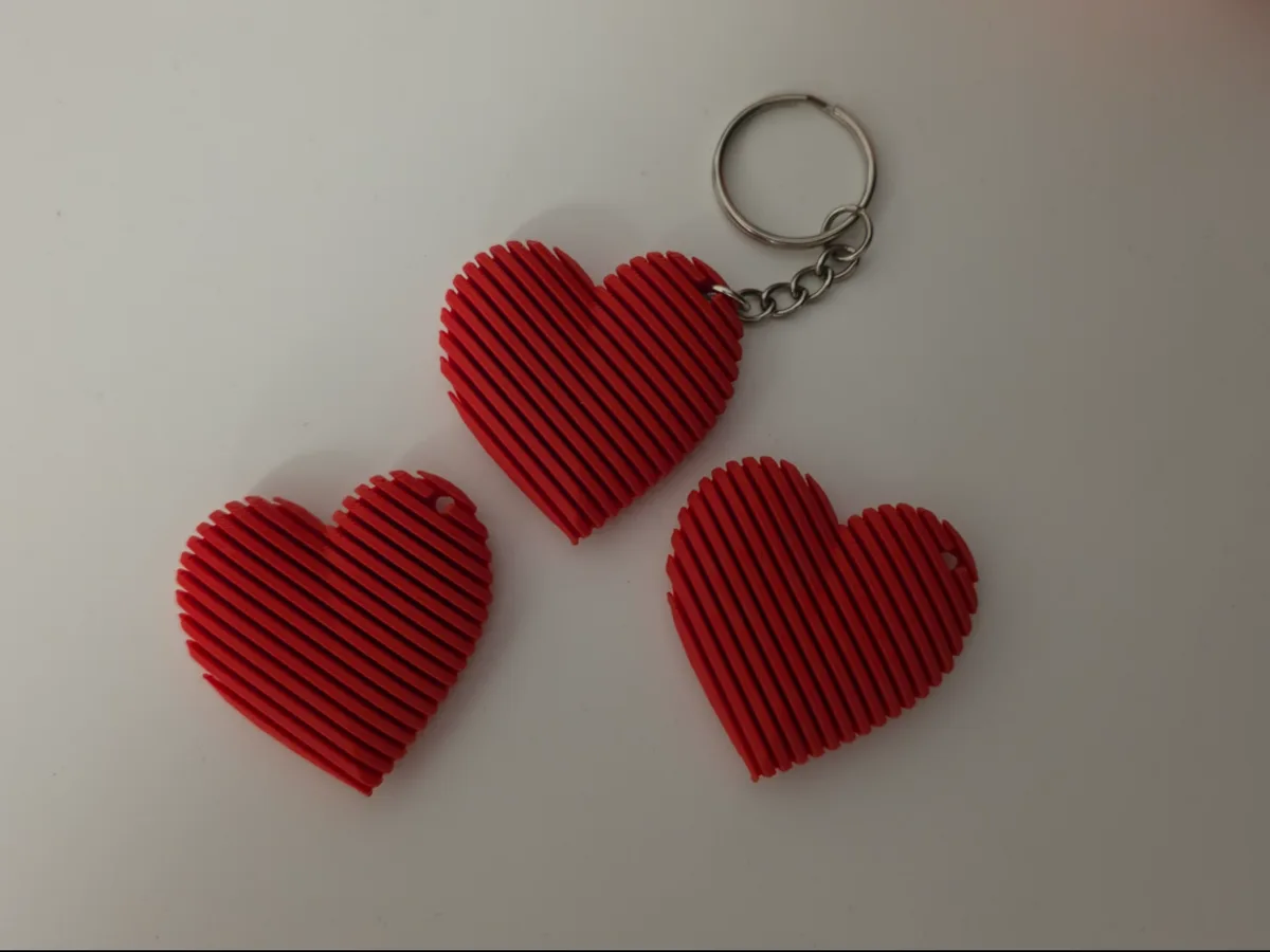 Llavero corazón a rayas