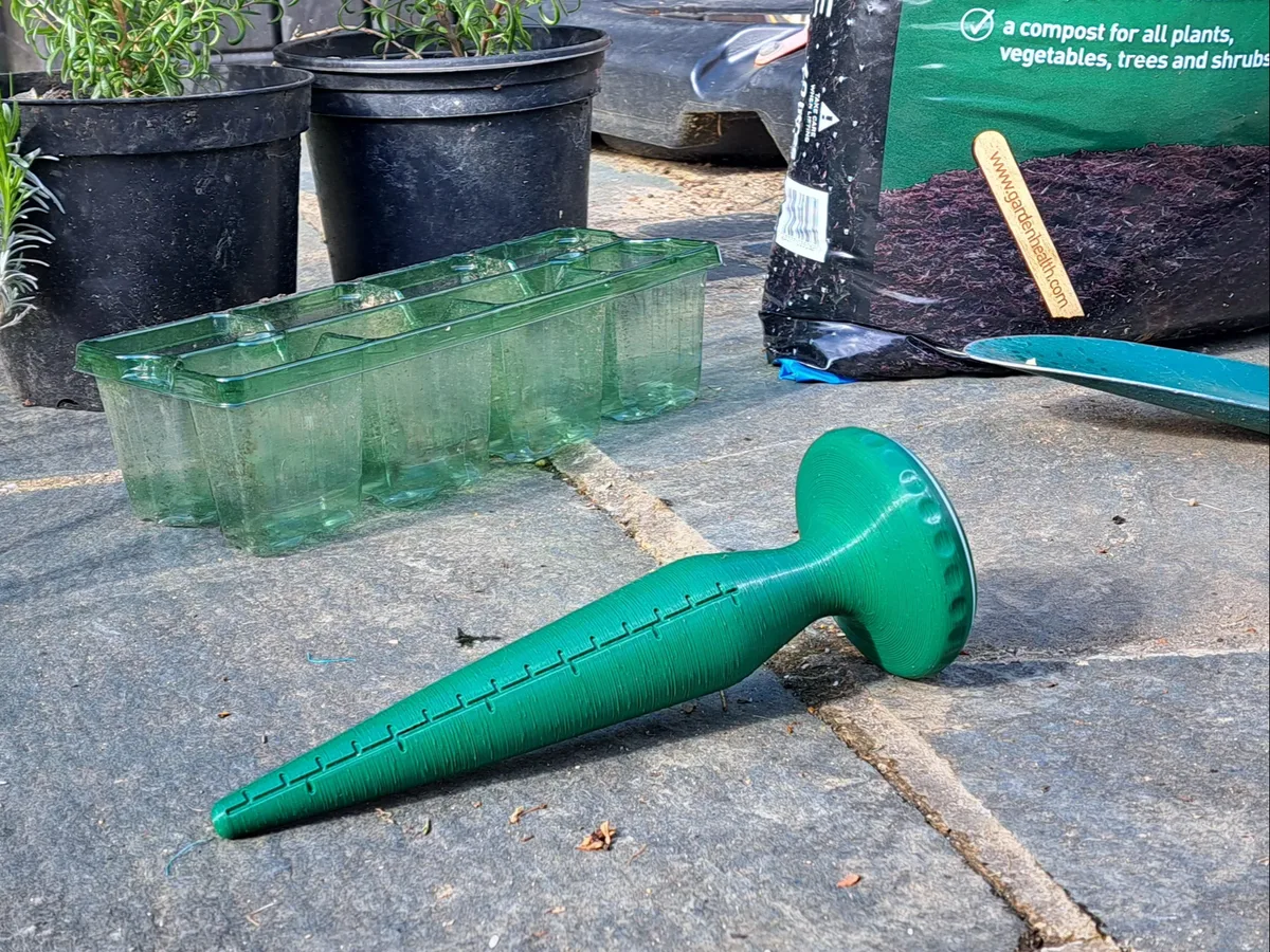 Plantador de bulbos para la huerta