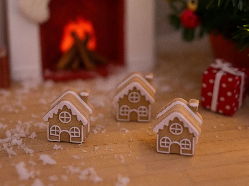 Casita de pan de jengibre en miniatura