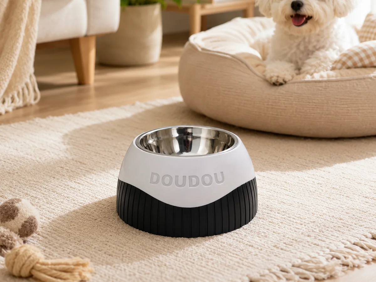 Comedero con el nombre de la mascota
