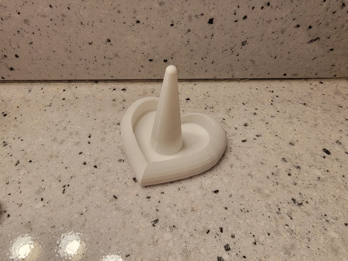 Portaanillos con forma de corazón