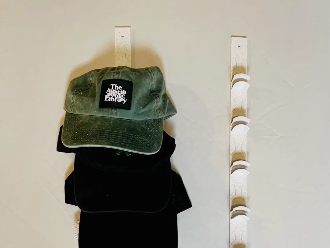 Perchero modular para sombreros
