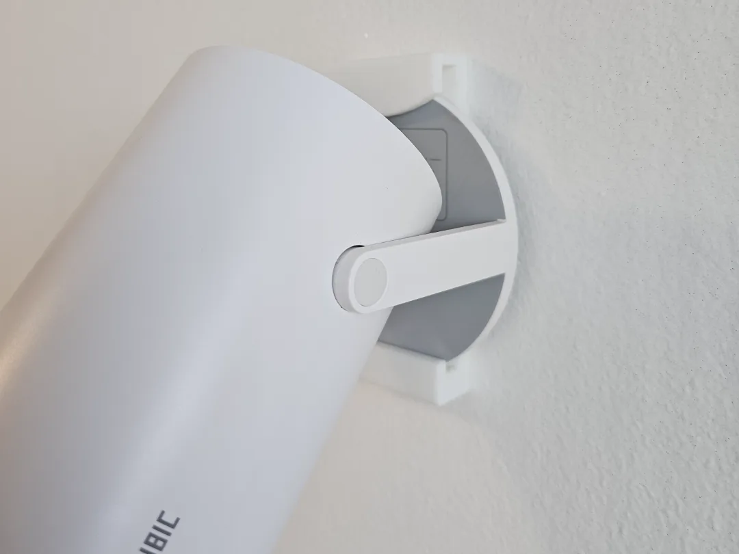 Soporte de pared para proyector chico