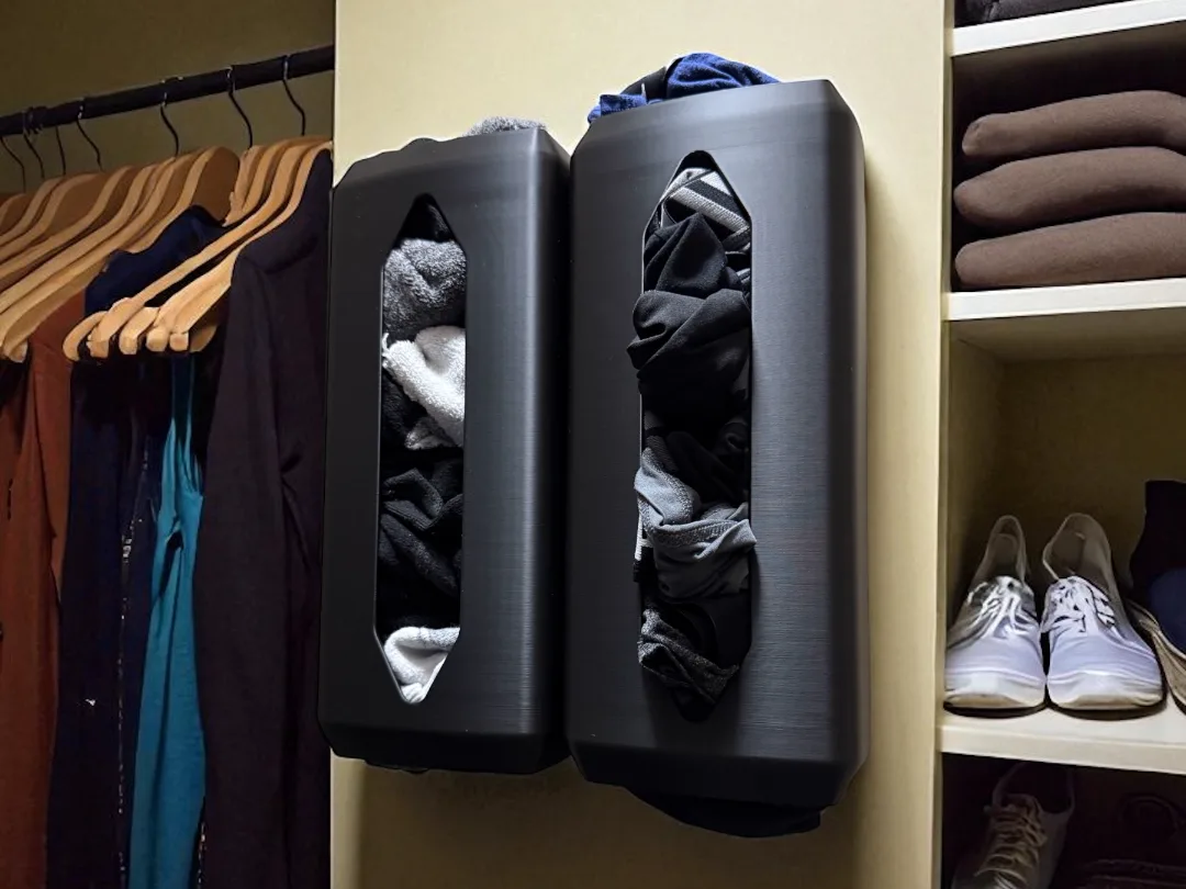 Dispensador de pared para medias y ropa interior