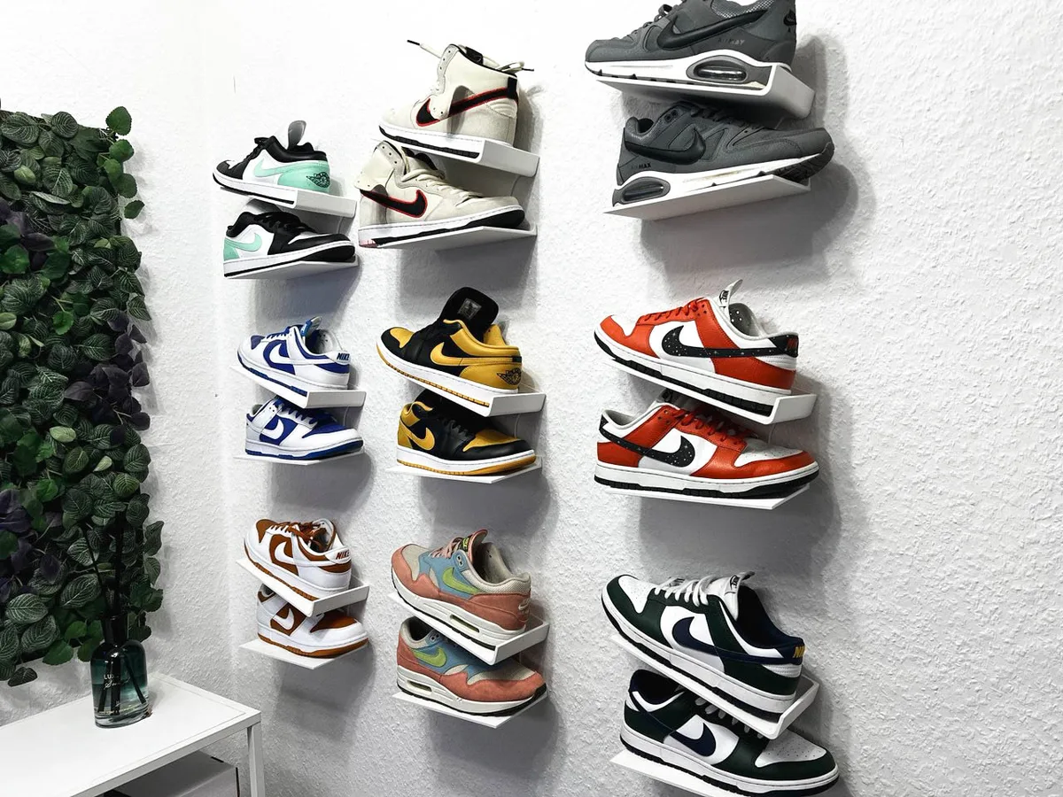 Exhibidor de pared para zapatillas