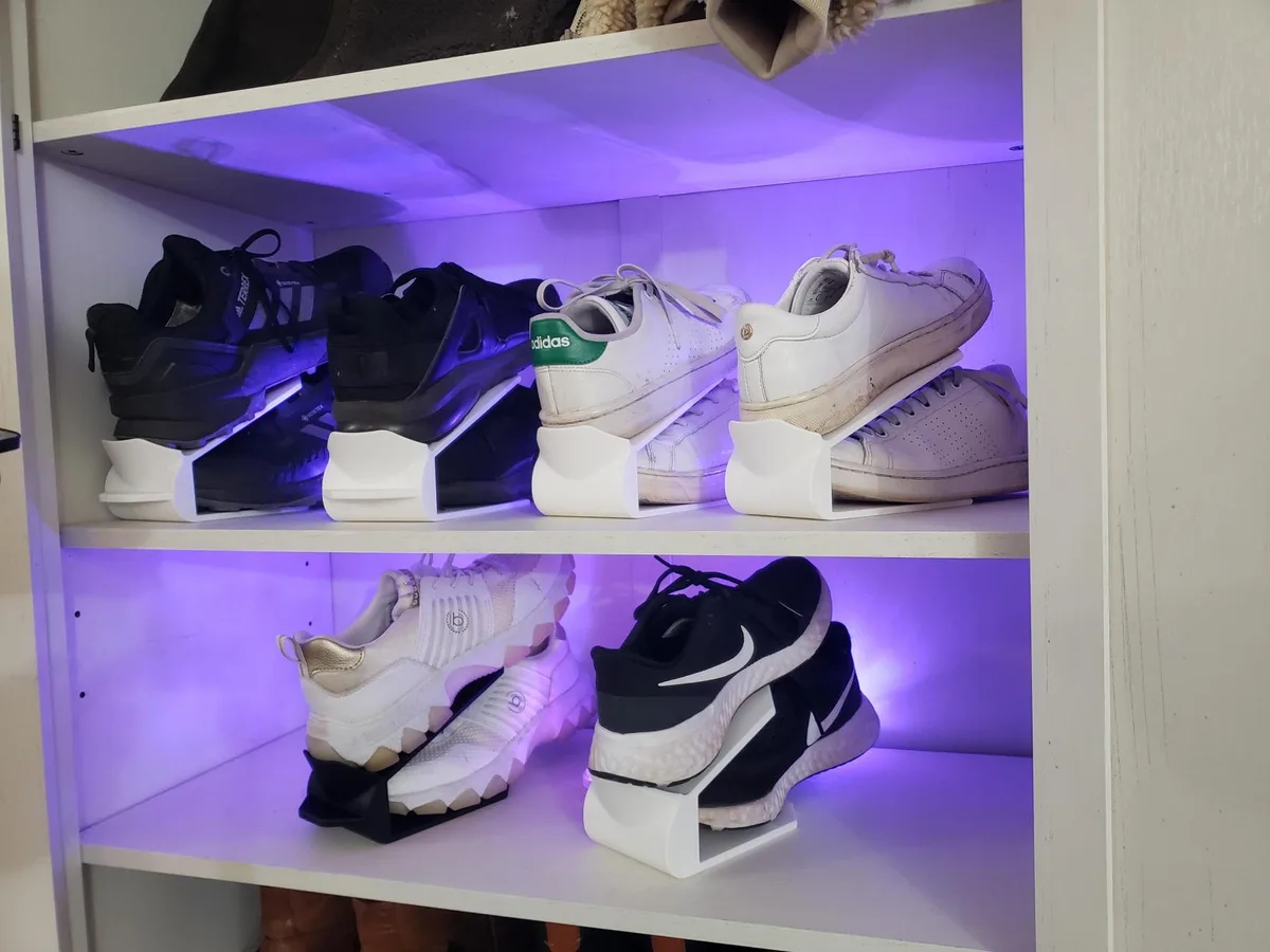 Organizador de zapatillas con lengüeta