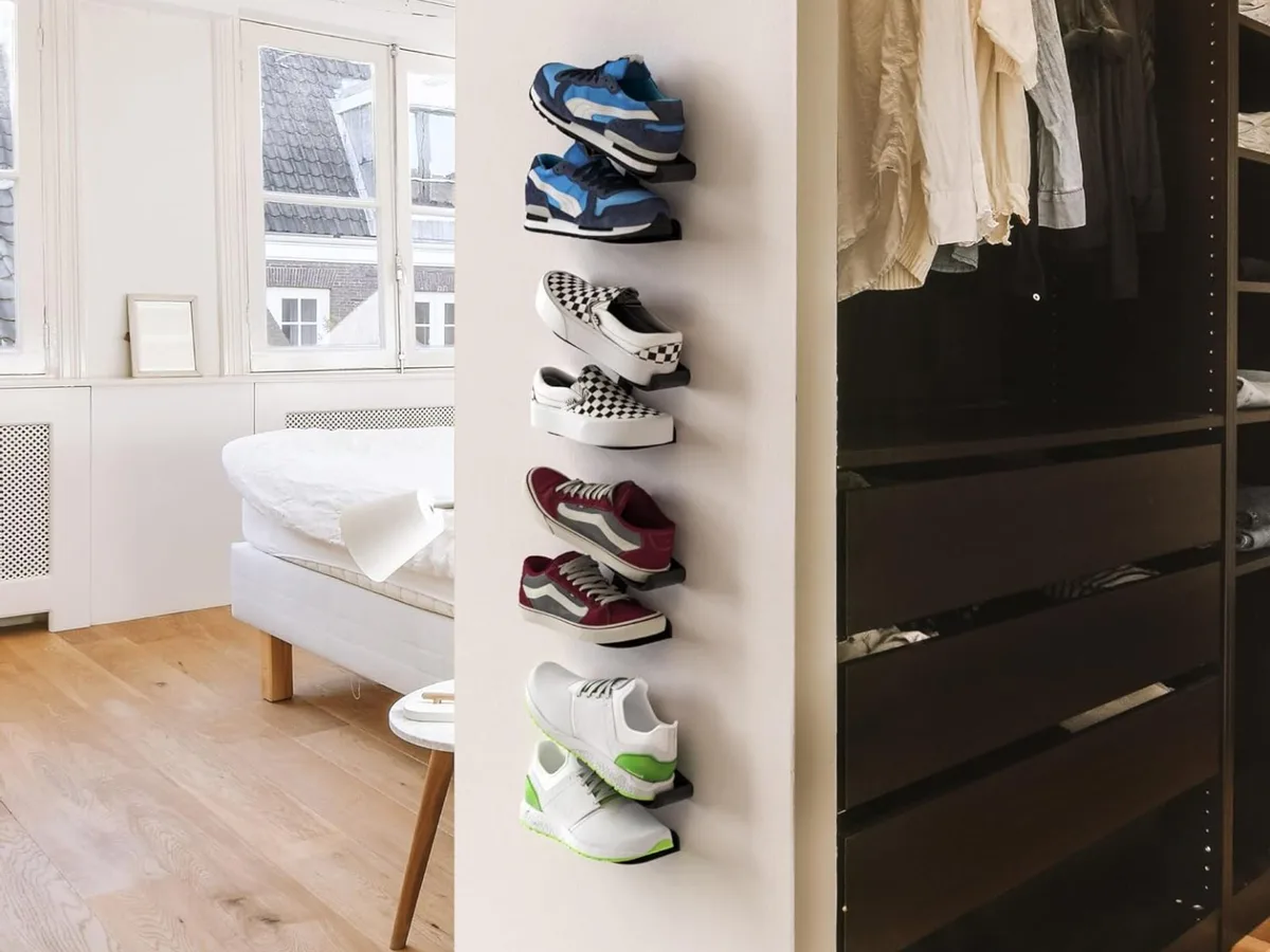 Zapatero de pared minimalista