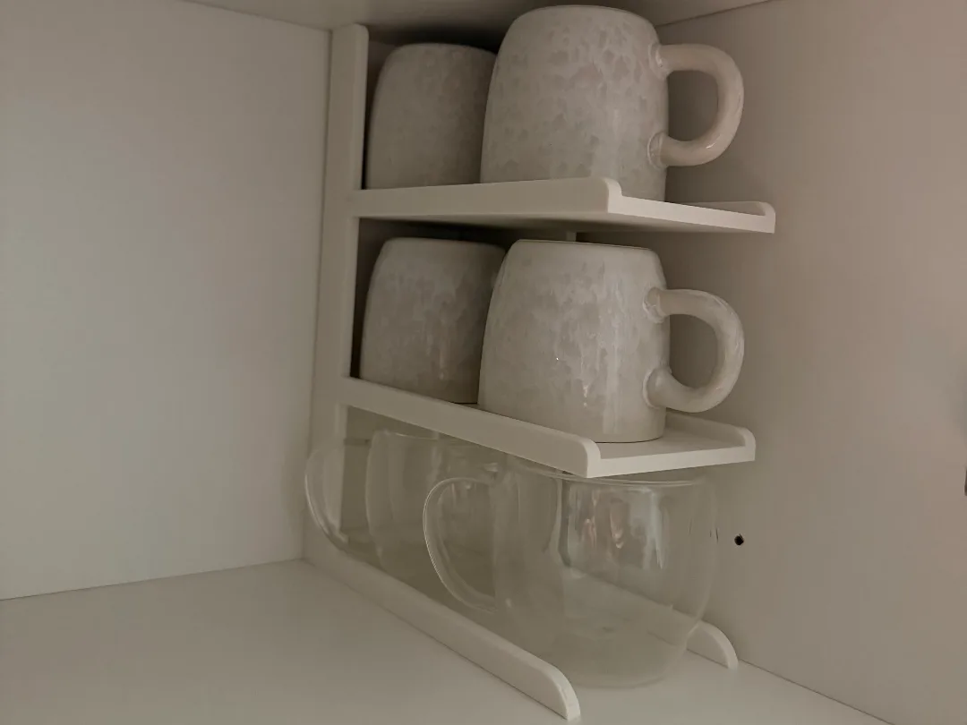 Repisa compacta para tacitas de café
