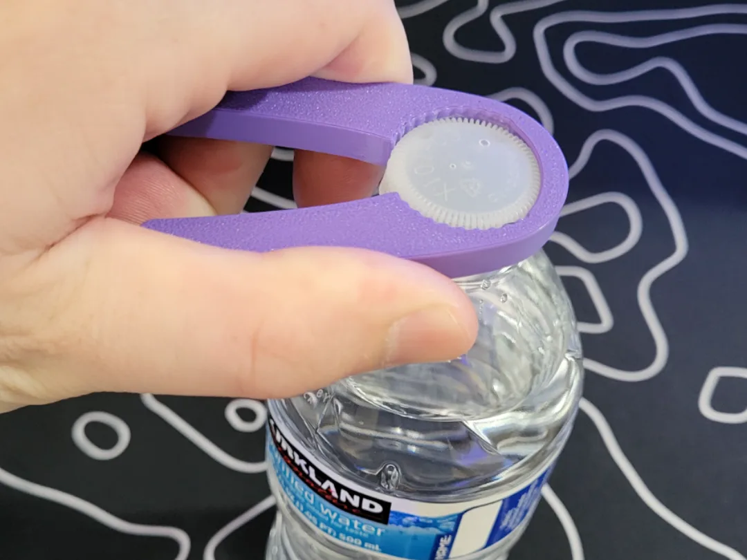 Abridor de botellas de agua