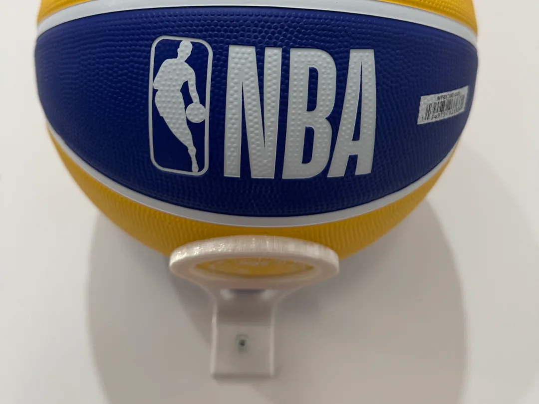 Soporte de pared para pelota número siete