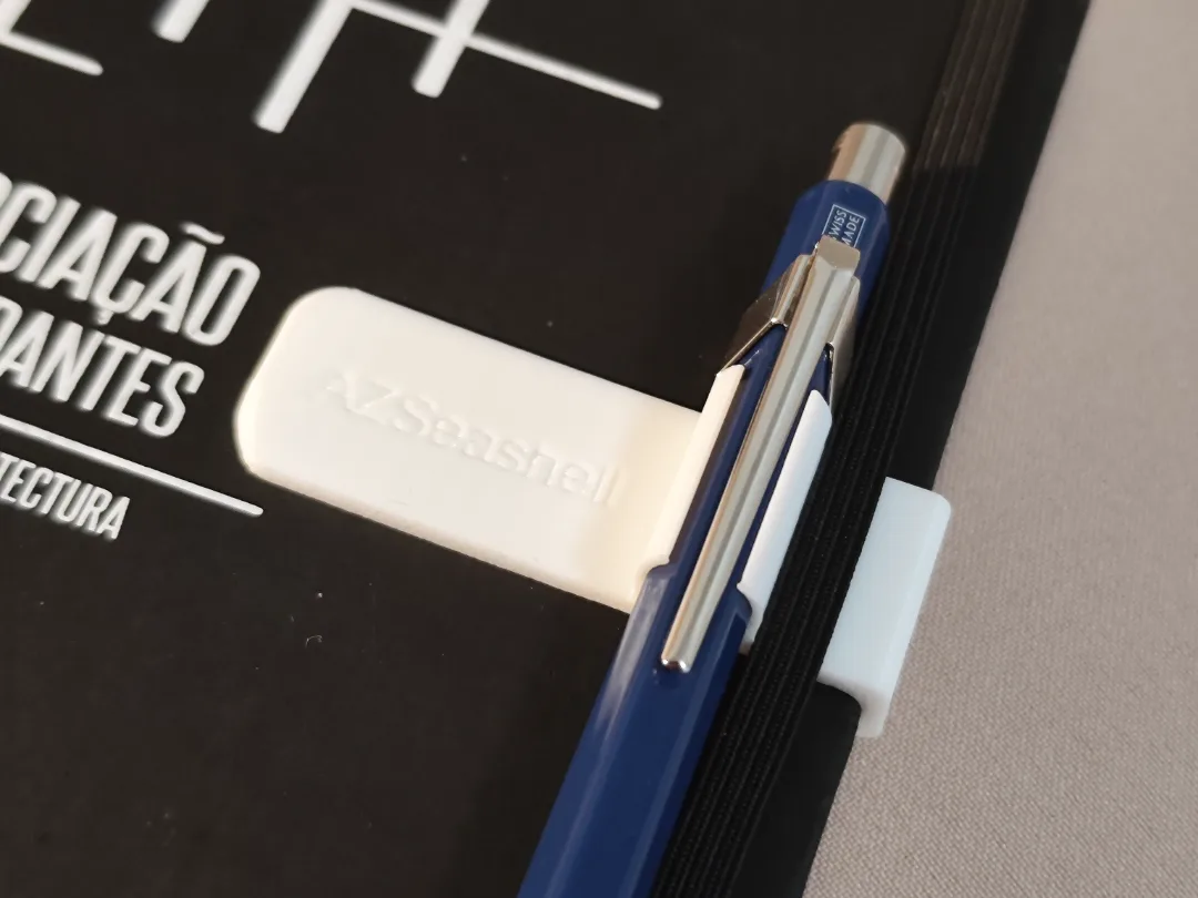 Portalápices para el borde del cuaderno