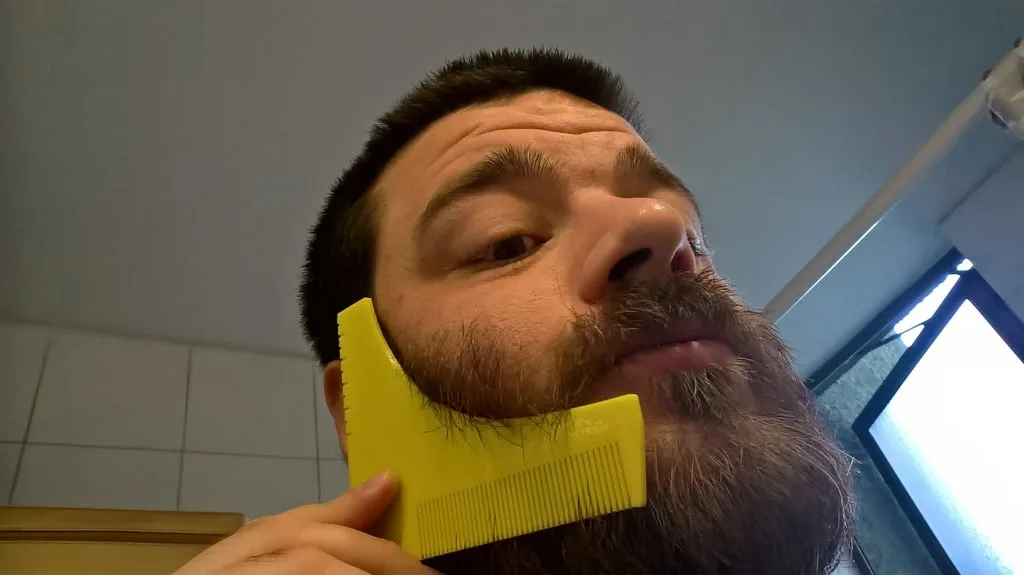 Plantilla para emparejar la barba