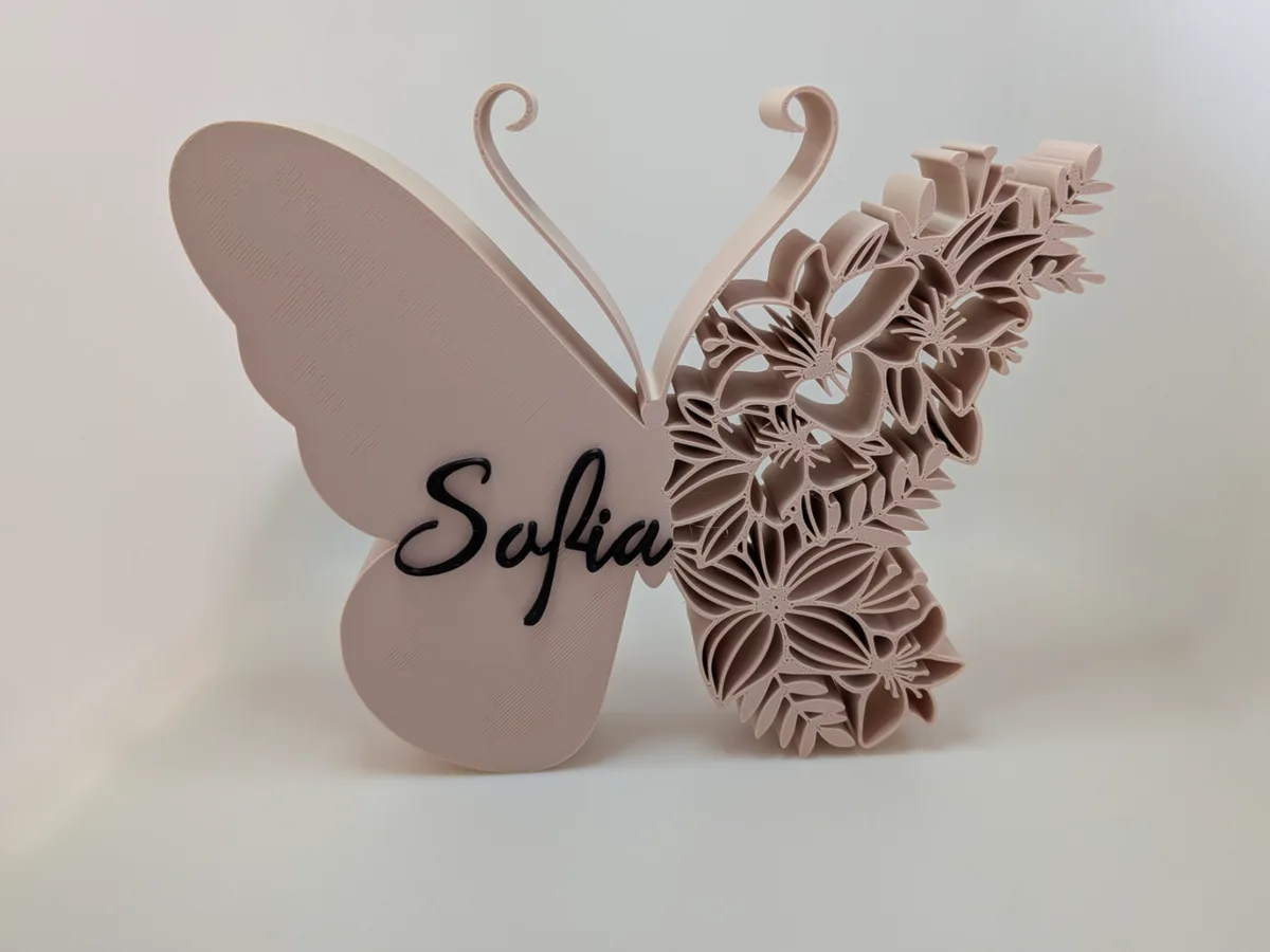 Adorno de mariposa con nombre