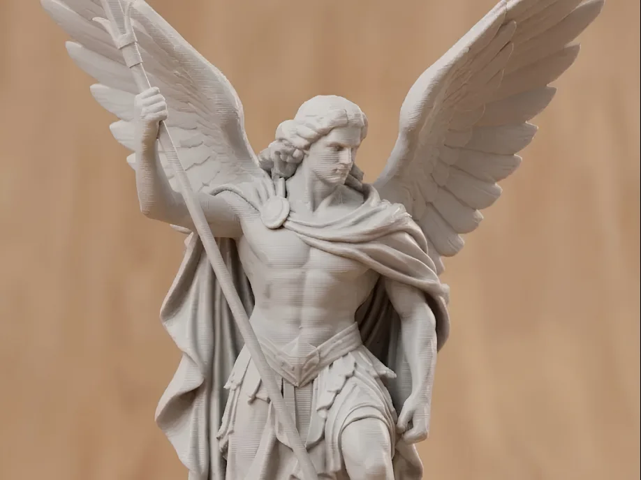 Figura de arcángel