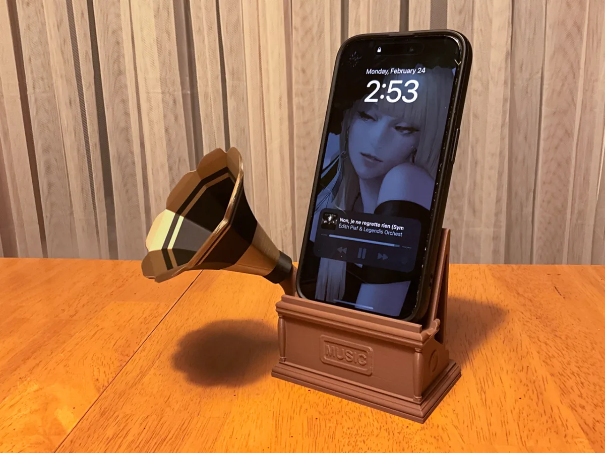 Soporte de celular con bocina de gramófono