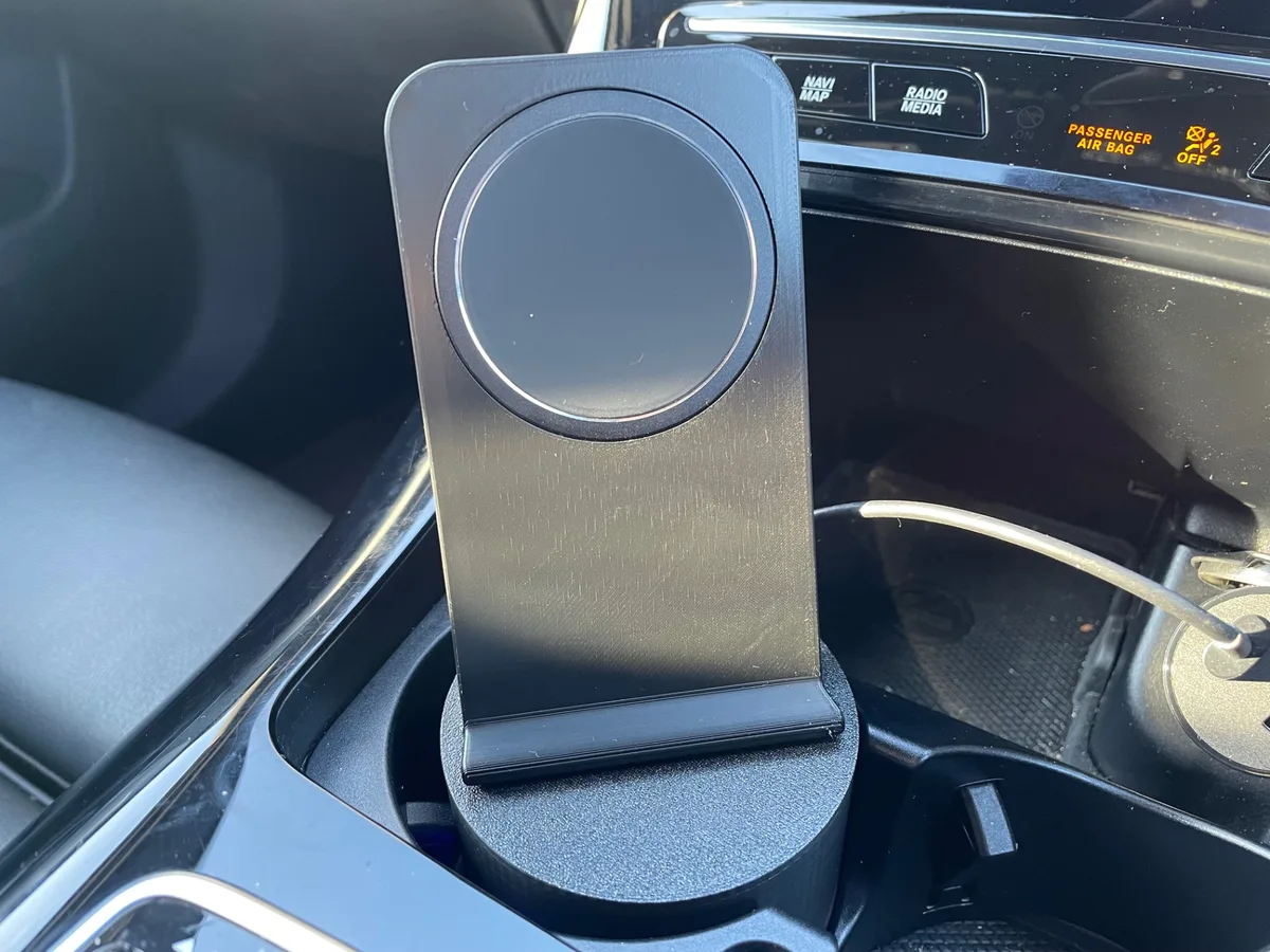 Soporte de celular para el portavasos